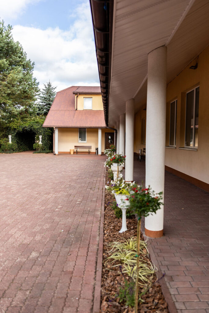 Gościniec Maria sala bankietowa - imprezy, wesela pod Warszawą, Mazowieckie, obok Piaseczna - Obiekt z zewnątrz - Przytulna przestrzeń