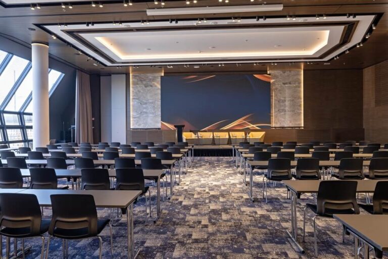 Jak wybrać odpowiednią salę na konferencję lub szkolenie?